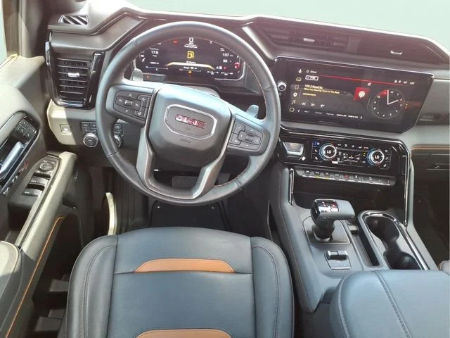 Used 2026 White GMC AT4 image 17