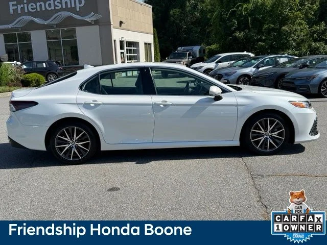 Used 2022 Beige Toyota XLE image 4
