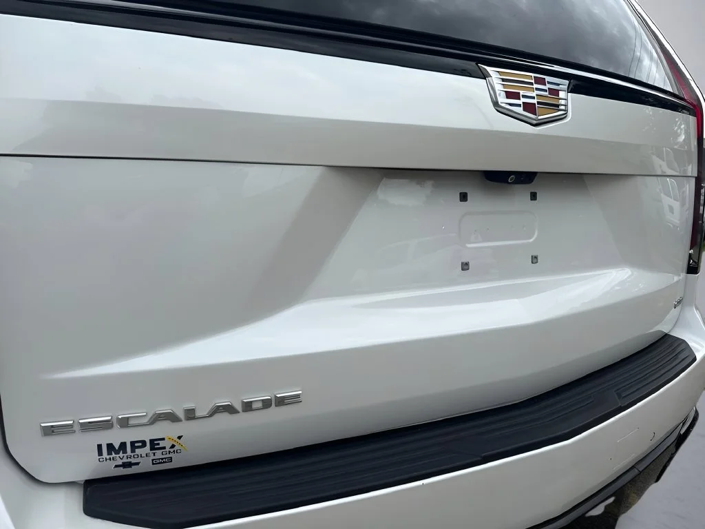 Used 2023 Crystal White Tricoat Cadillac Sport Platinum image 41