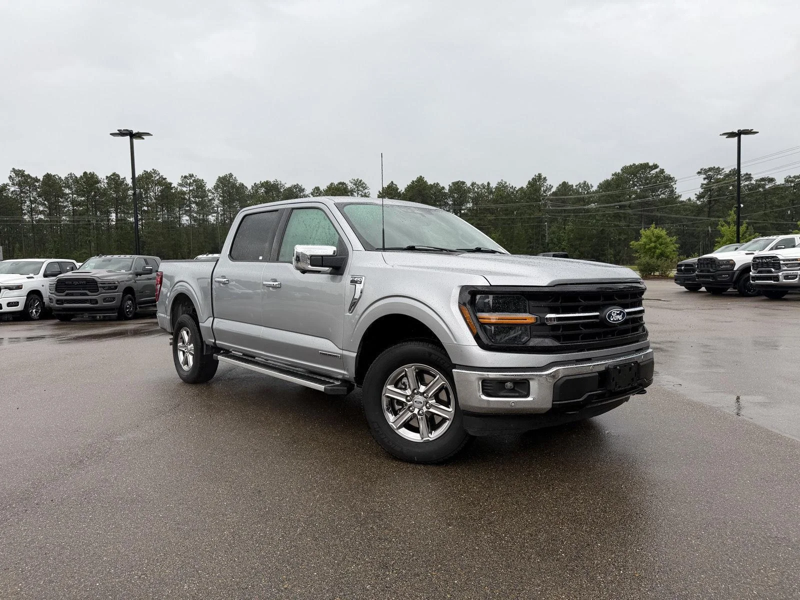 Used 2024 Iconic Silver Ford XLT image 3