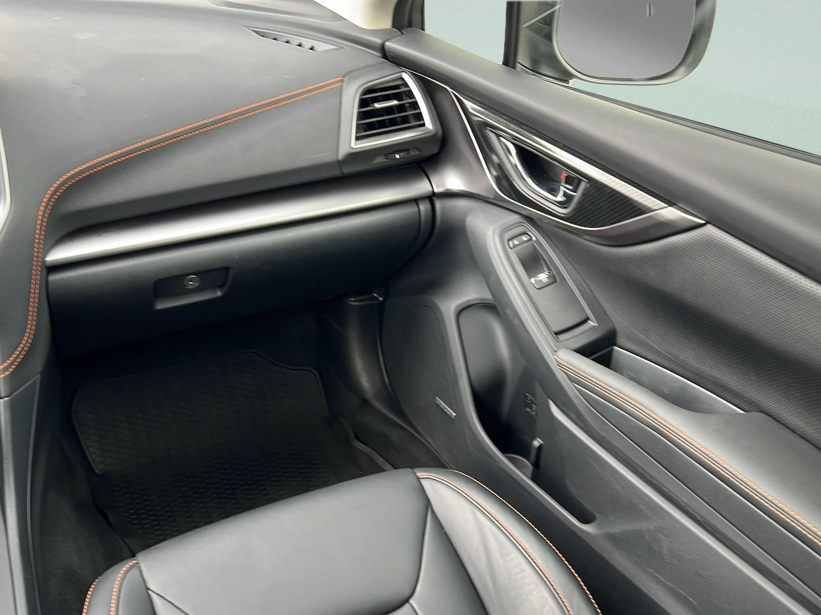 Used 2019 Ice Silver Metallic Subaru Limited image 13