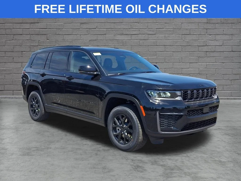 New 2026 Diamond Black Crystal Pearlcoat Jeep Laredo Altitude image 1
