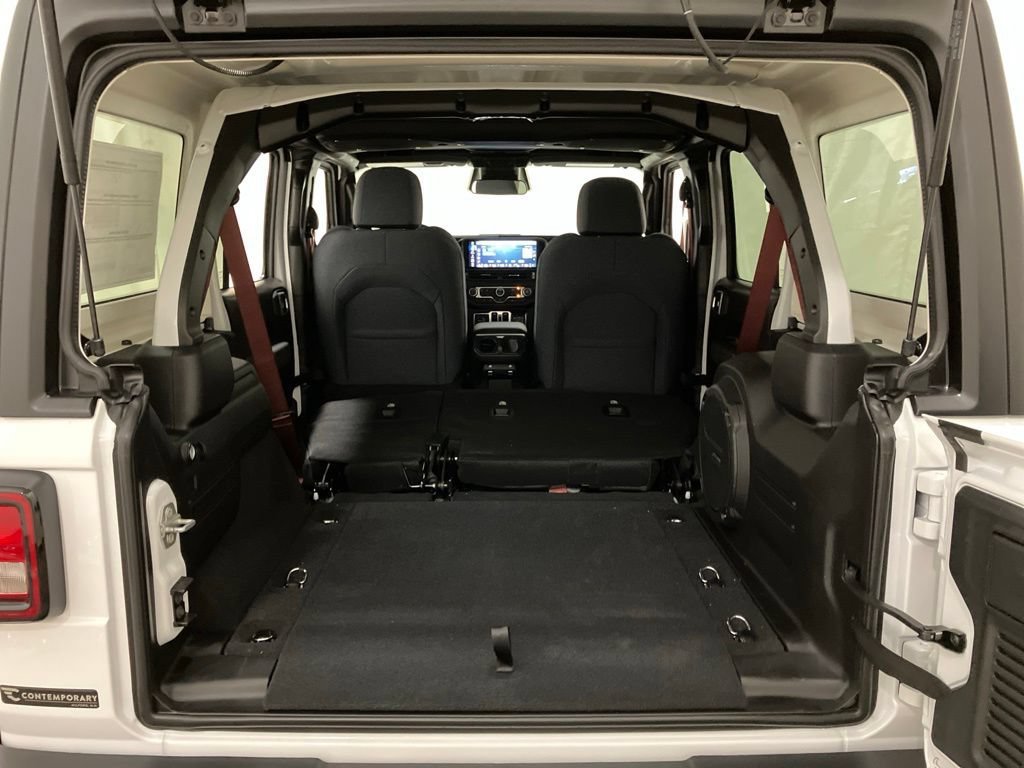 New 2026 Bright White Clearcoat Jeep  image 17