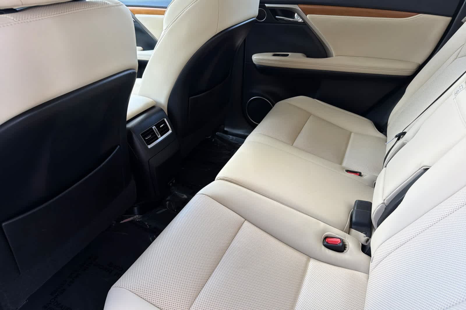 Certified Used 2022 Eminent White Pearl Lexus  image 4