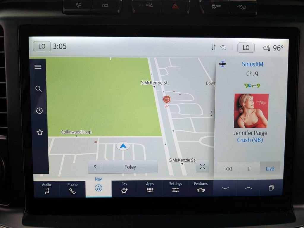 Used 2023 White Ford Lariat image 27