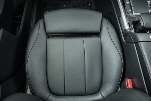 Used 2023 Night Black Mercedes-Benz GLB 250 image 29