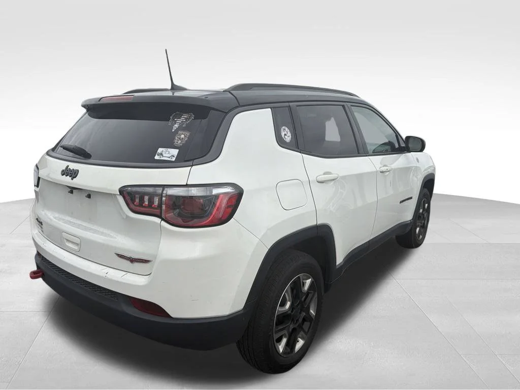Used 2018 White Jeep Trailhawk image 32