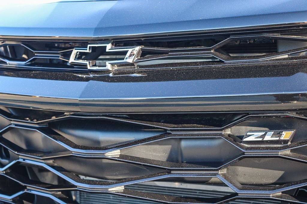 Used 2018 Black Chevrolet ZL1 image 10