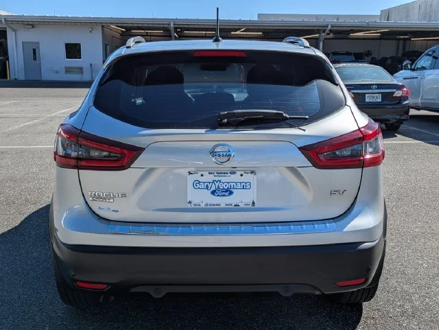 Used 2021 Brilliant Silver Metallic Nissan SV image 4