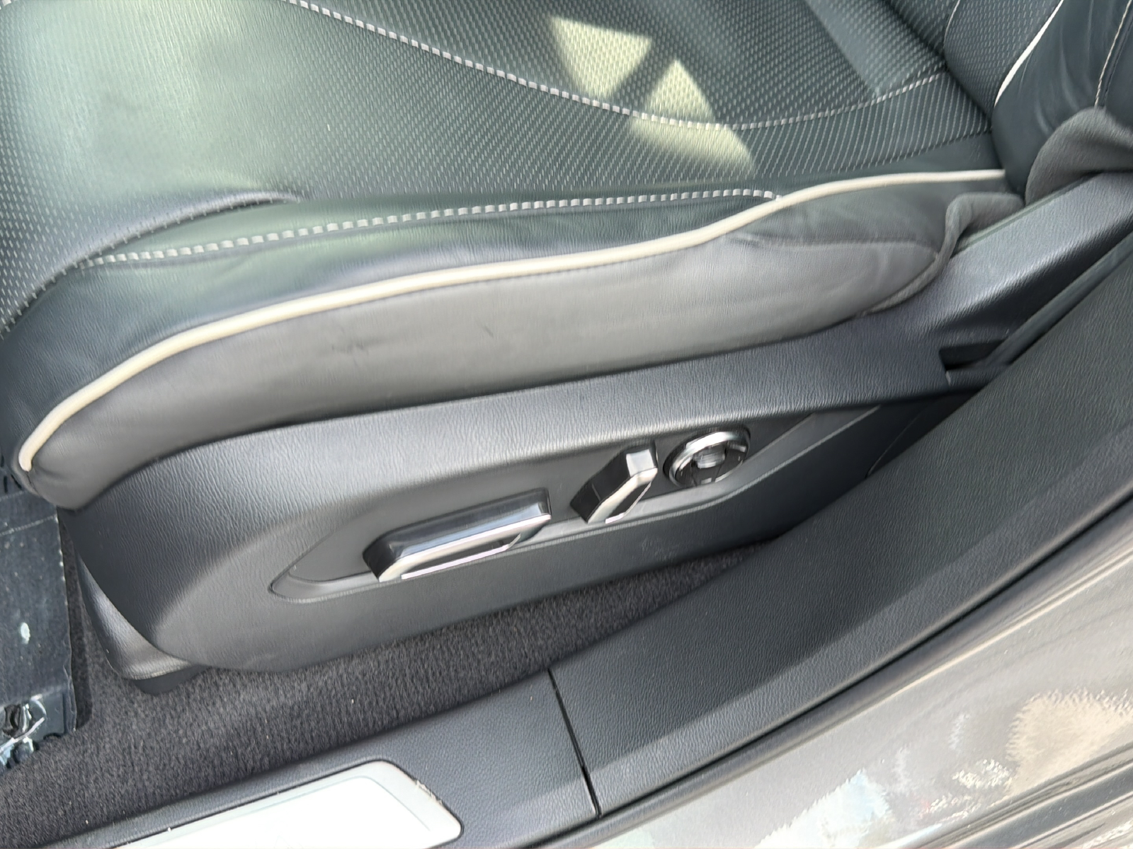 Used 2024 Carbon Metallic Acura Advance Package image 31