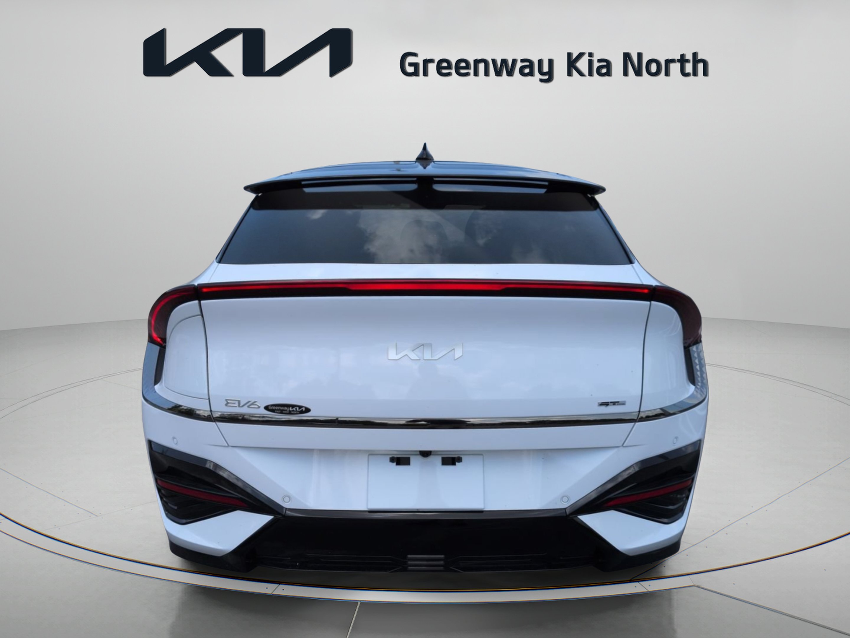New 2026 Glacial White Pearl / Black Ro Kia GT-LINE image 7