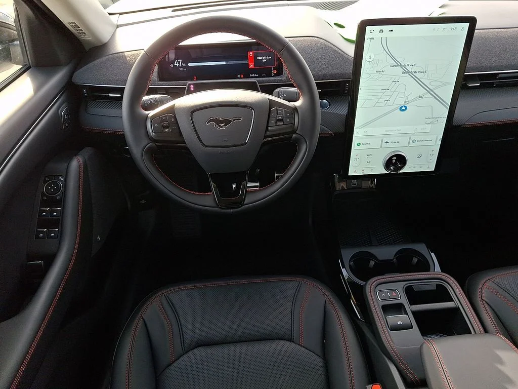 2025 Ford Mustang Mach-E Premium - Photo 11