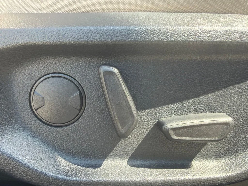 Certified Used 2024 Oxford White Ford XLT image 12