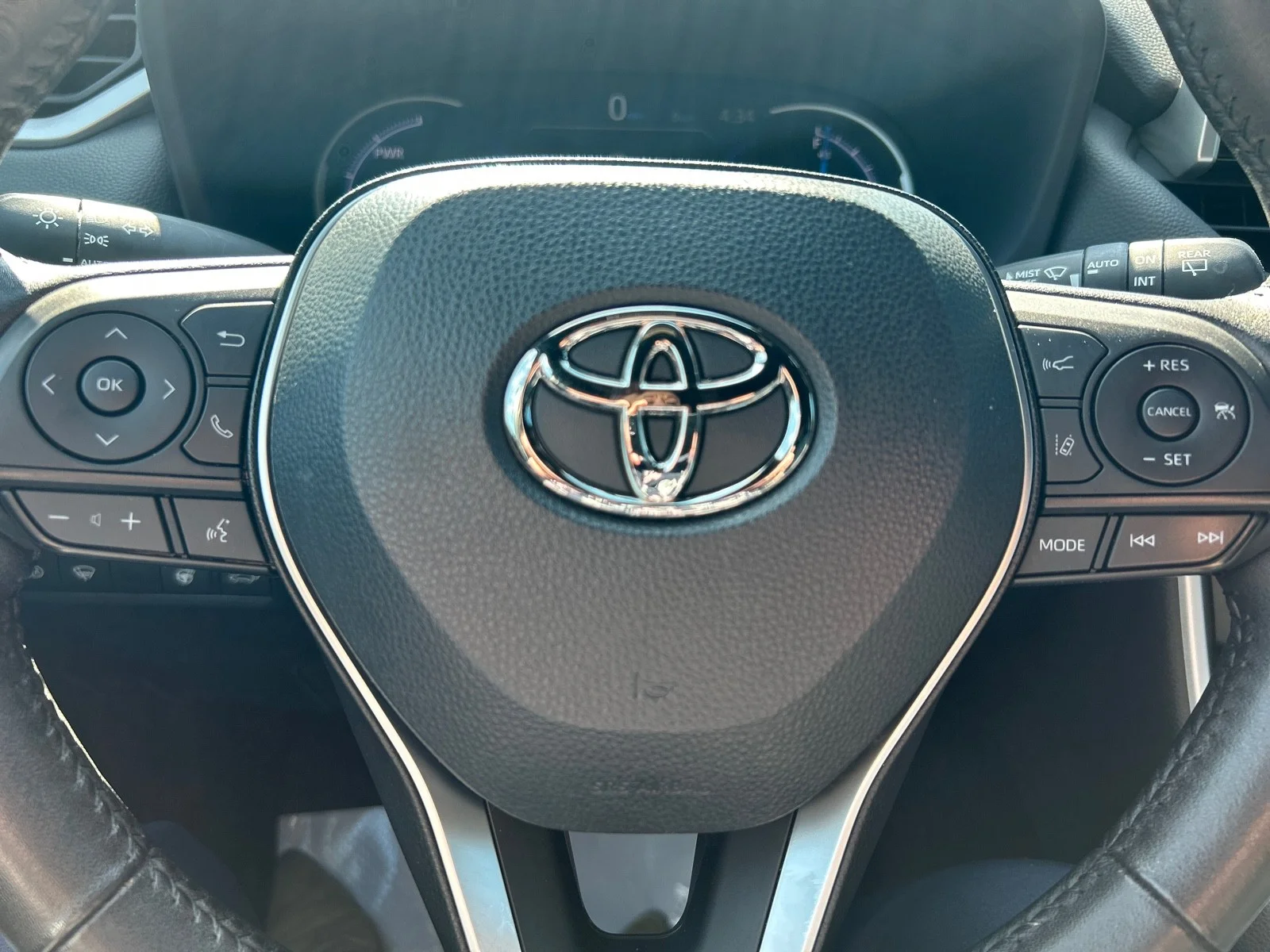 Used 2022 WHITE Toyota Hybrid XSE image 16