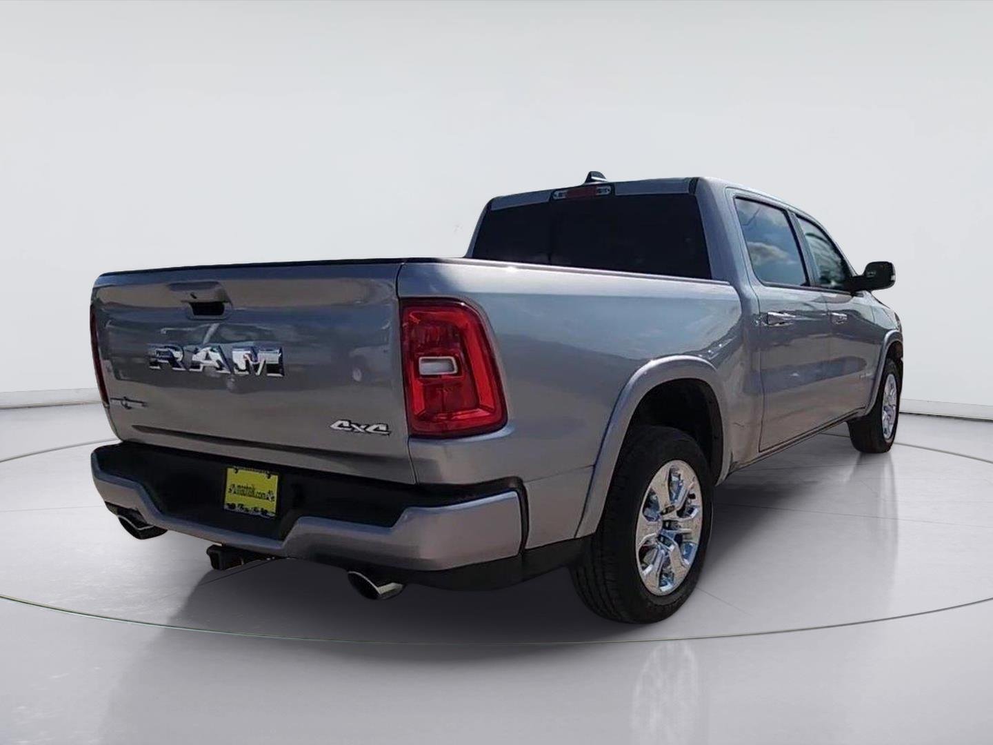 2025 Ram 1500 photo 8 of 32