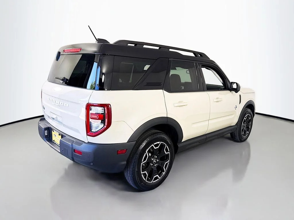 Used 2025 Desert Sand Ford Outer Banks image 12
