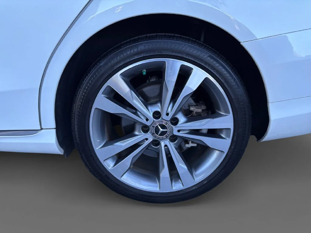 Used 2020 White Mercedes-Benz C 300 image 9