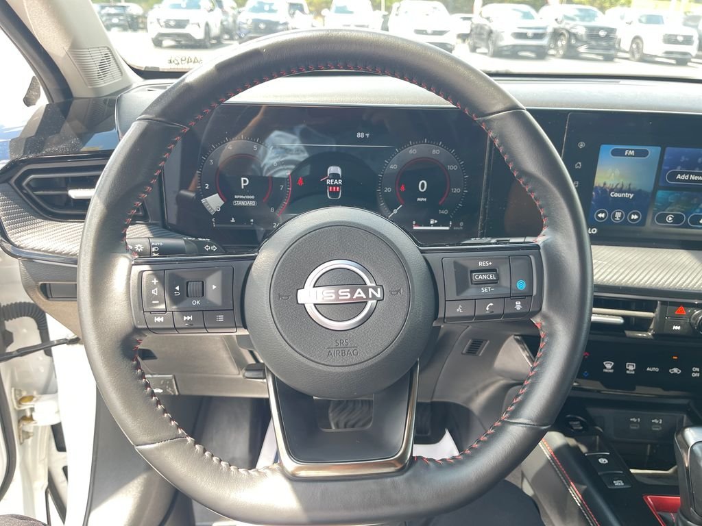 Used 2025 White Nissan SR image 17