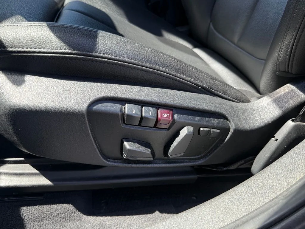 Used 2020 Black BMW sDrive28i image 38