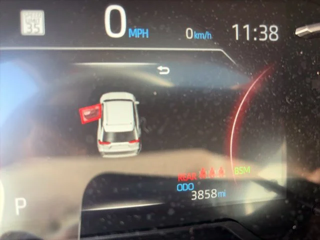 Used 2025  Toyota XLE image 11
