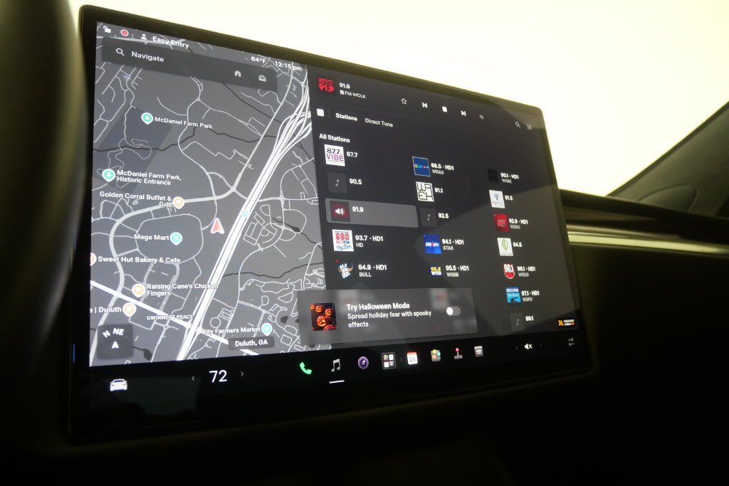 Used 2023 Pearl White Multi-Coat Tesla Base image 25