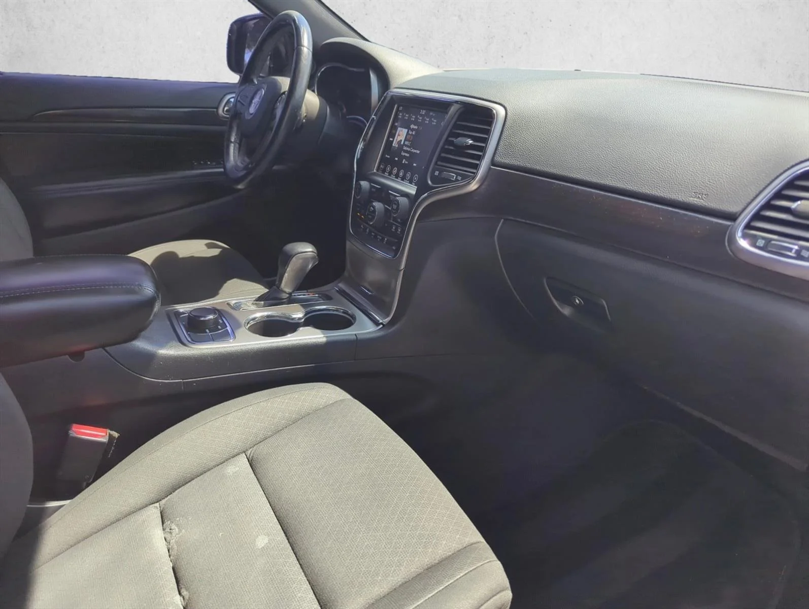 Used 2018 Bright White Clearcoat Jeep Upland image 19