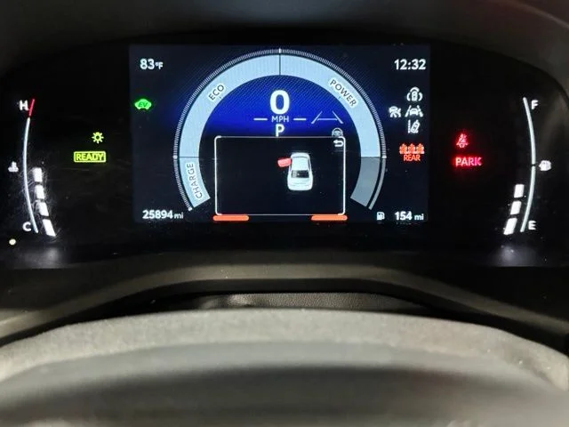 Used 2025  Toyota SE image 13