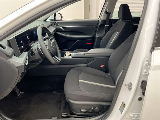 2025 Hyundai Sonata SEL - Photo 9