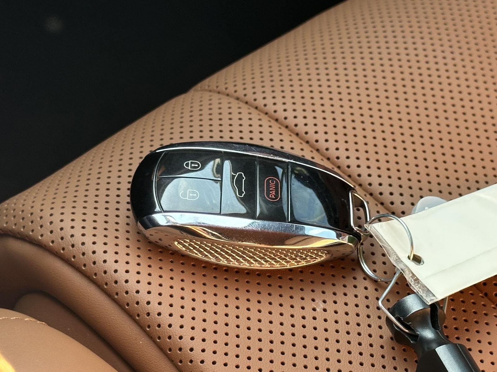 Used 2020 Dark Sapphire BENTLEY  image 40