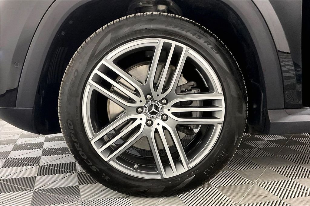 Used 2026 Black Mercedes-Benz GLS 450 image 8