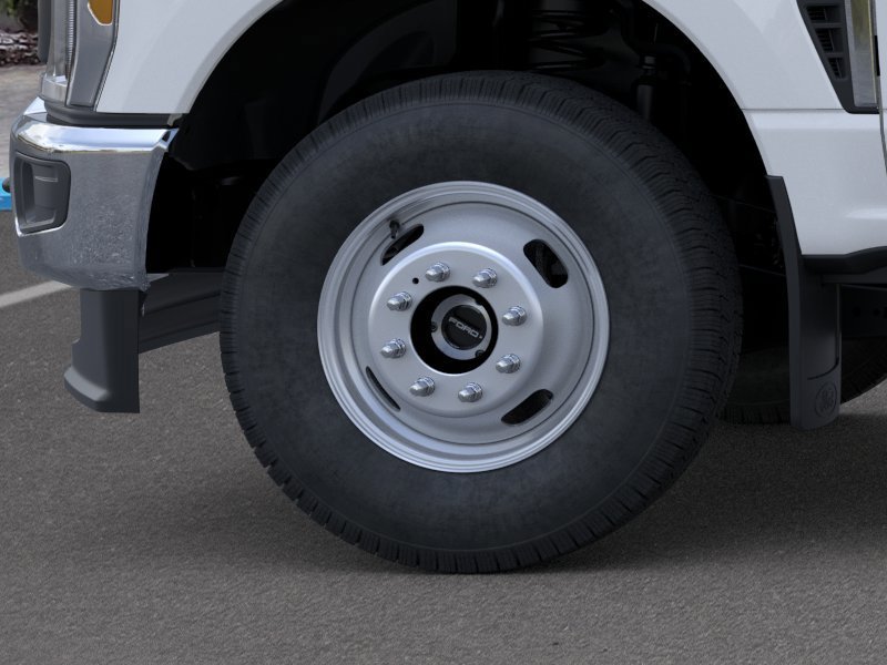 New 2026 Oxford White Ford F-350® XL image 19