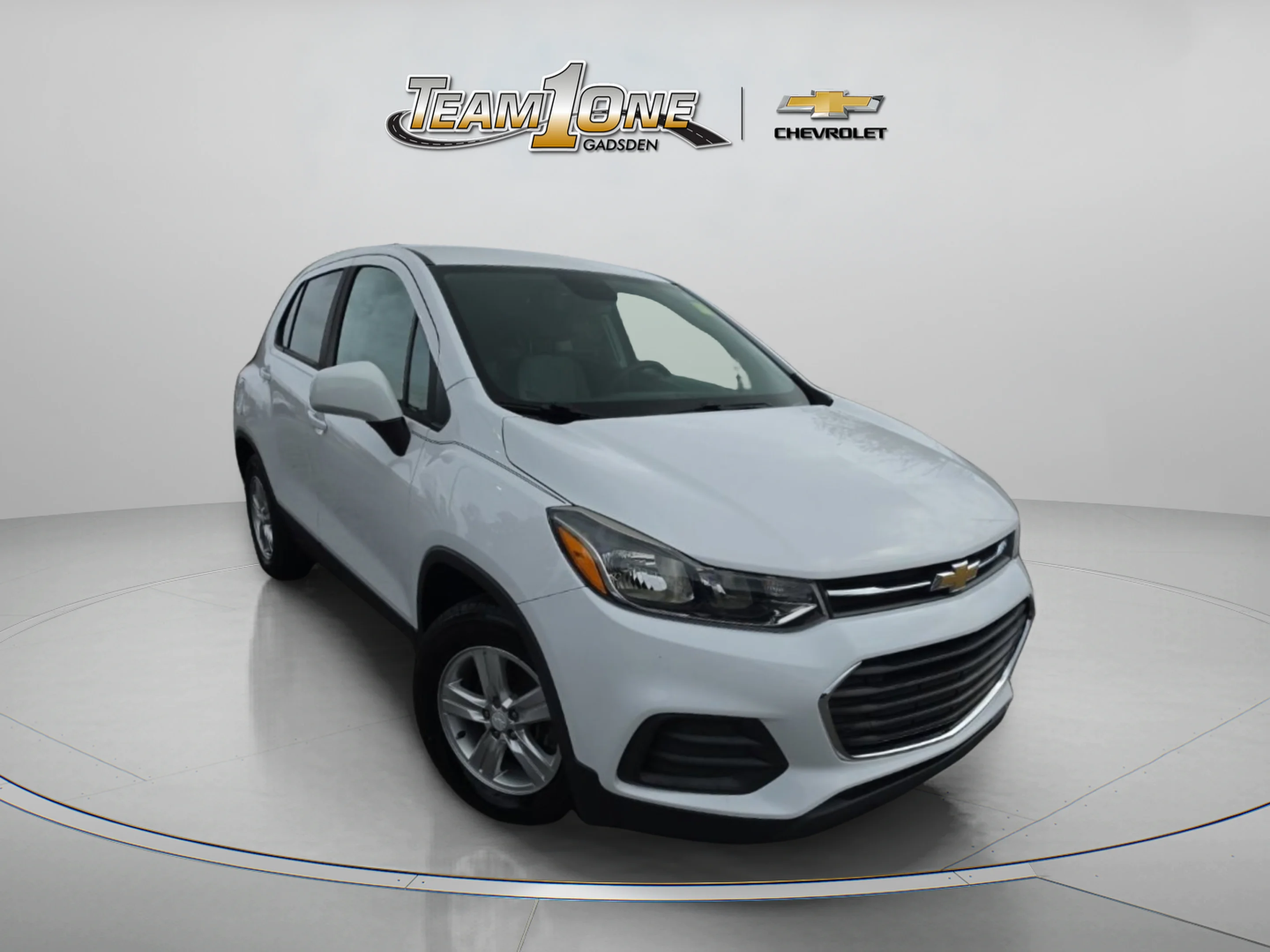 Used 2020 SUMMIT WHITE Chevrolet LS image 1