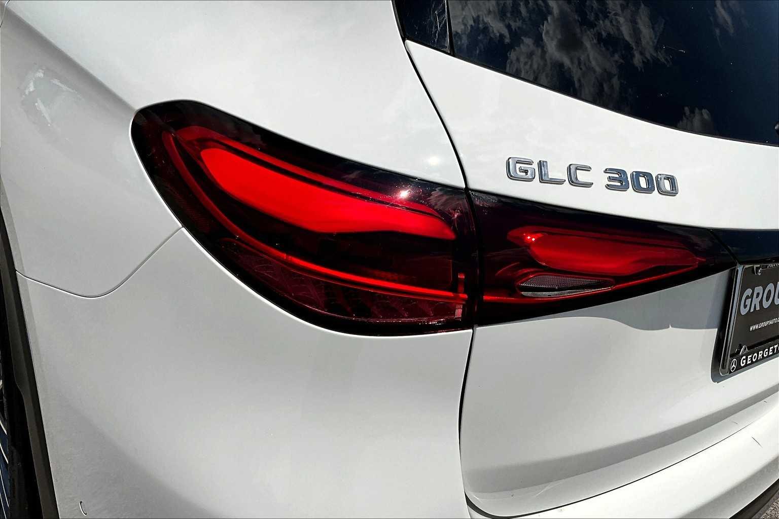 2025 Mercedes-Benz GLC Base - Photo 6