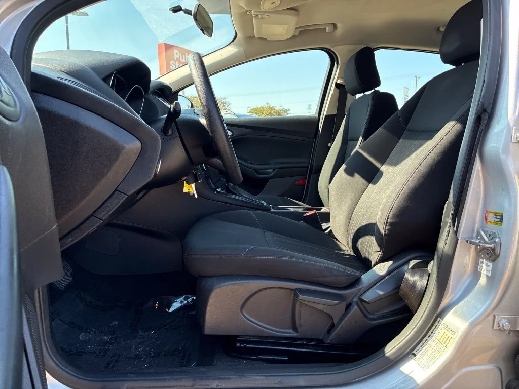 Used 2016 Silver Ford SE image 10