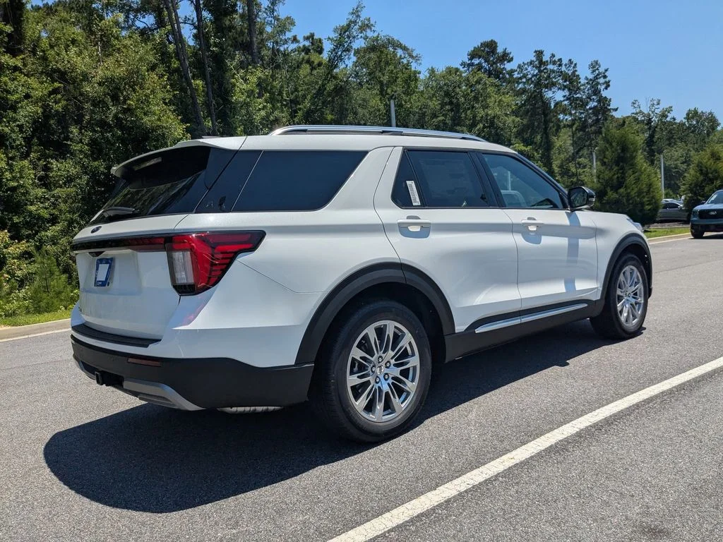 New 2026 Star White Metallic Tri-Coat Ford Platinum image 4