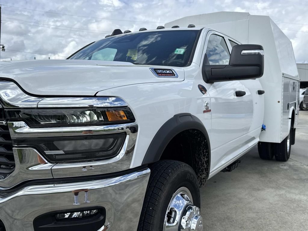 2026 RAM 3500 Chassis Tradesman - Photo 8