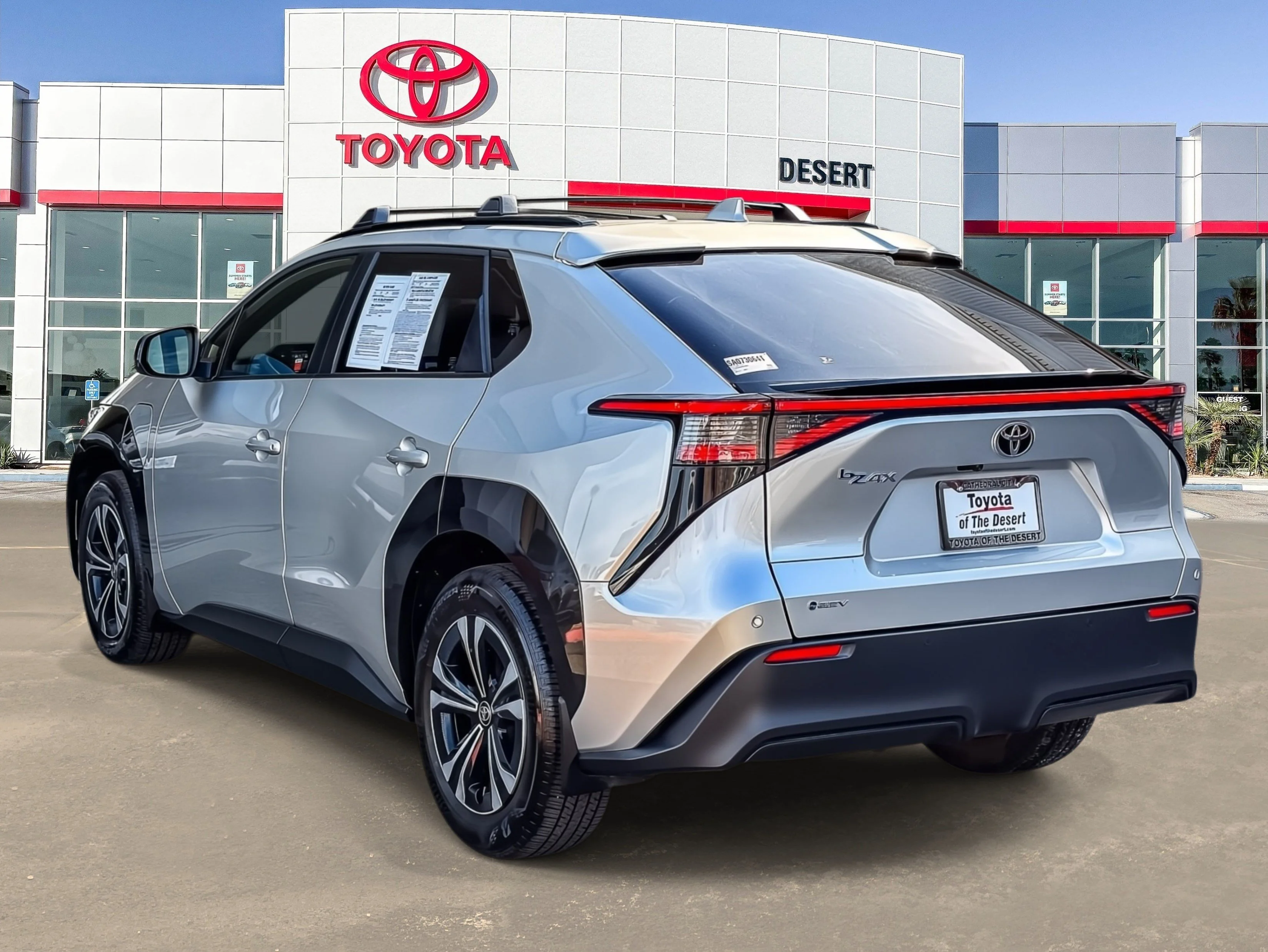 Used 2025 Silver Metallic Toyota XLE image 4