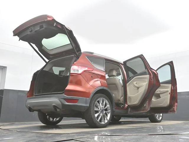 Used 2016 Orange Ford SE image 50