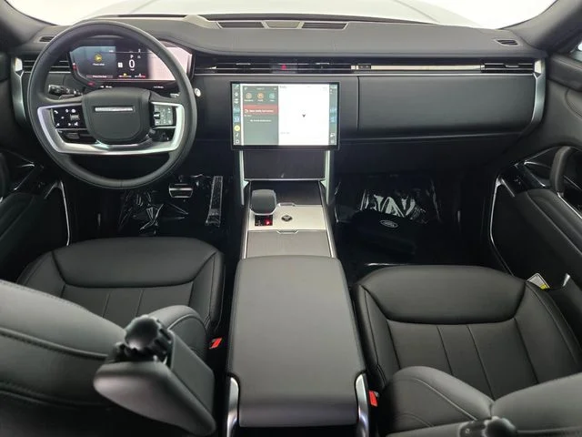 New 2026 Santorini Black Land Rover SE image 4