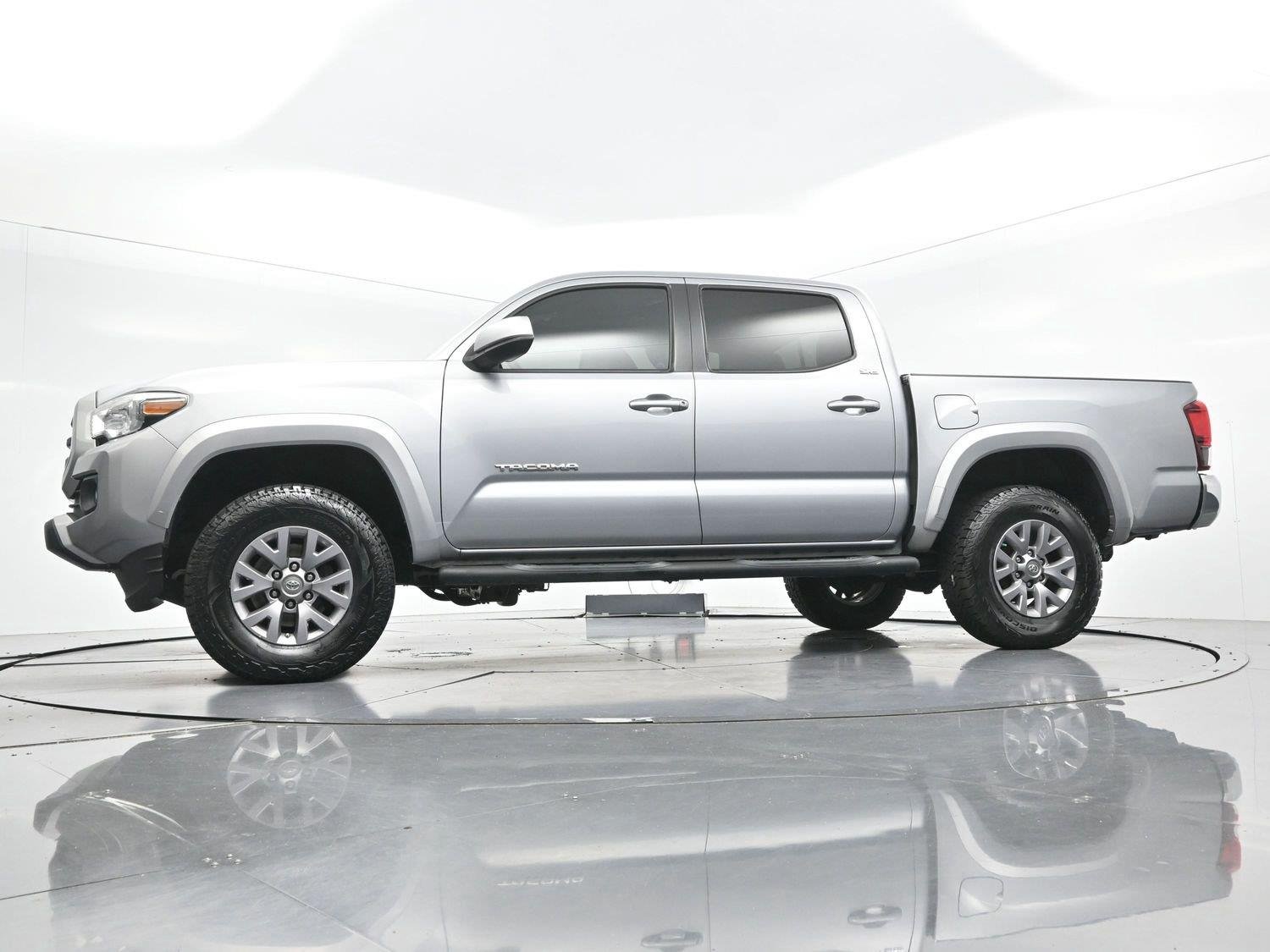 Used 2019 Silver Sky Metallic Toyota SR image 40