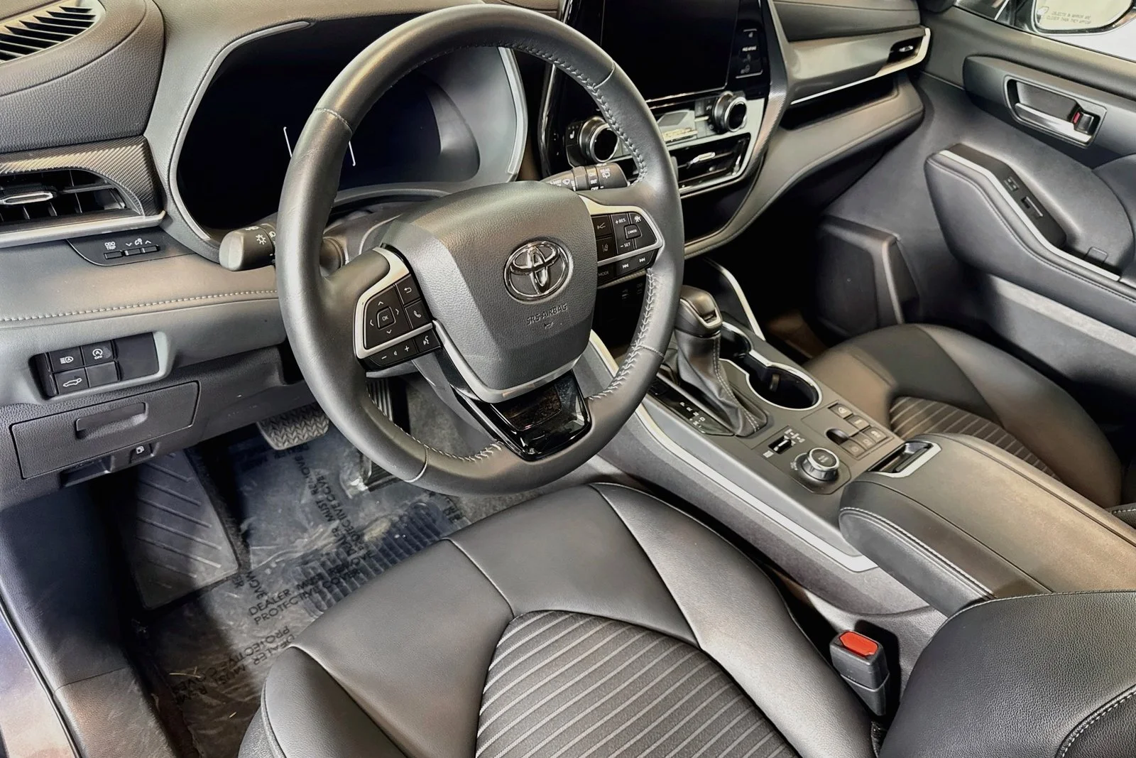 Used 2025 Gray Toyota XSE image 9