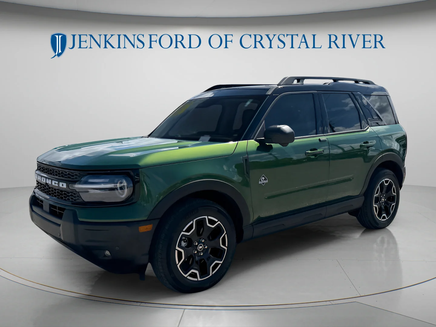Used 2025 Eruption Green Metallic Ford Outer Banks image 9
