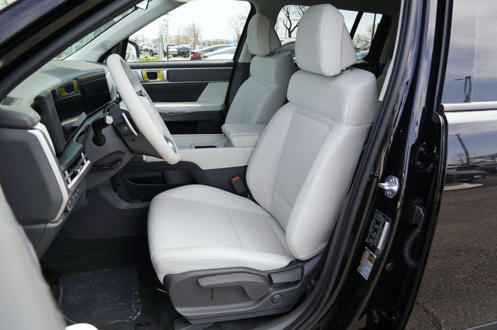 New 2026 Phantom Black Hyundai SE image 9