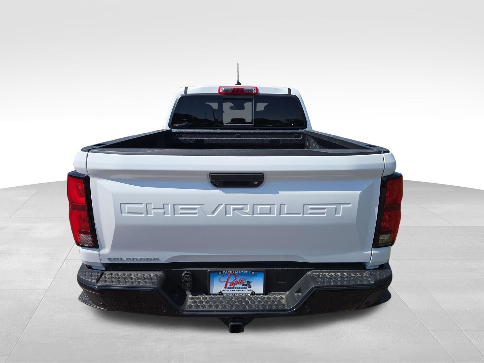 New 2026 Summit White Chevrolet Z71 image 5