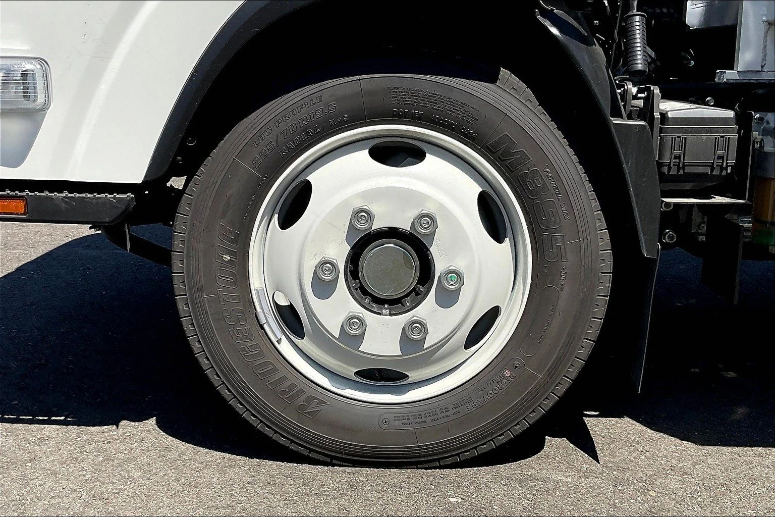New 2025 White Chevrolet Base image 9