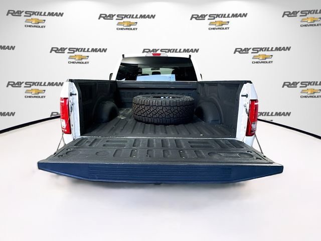 Used 2017 White Ford XL image 23