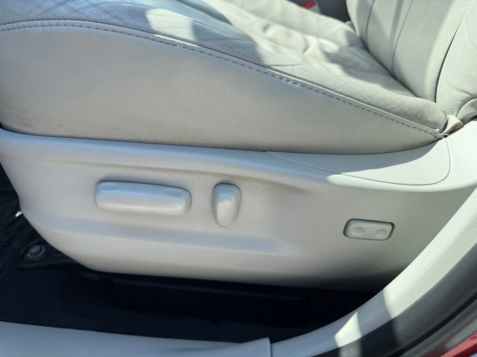 Used 2009 Red Toyota Base image 27