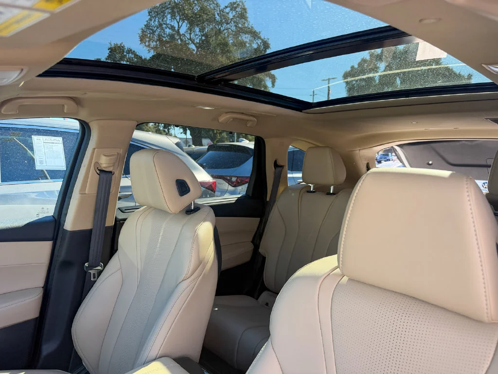 Used 2025 Platinum White Pearl Acura Technology Package image 24