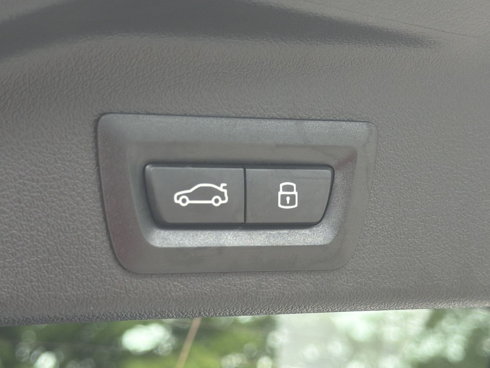 Used 2026 White BMW xDrive40i image 32