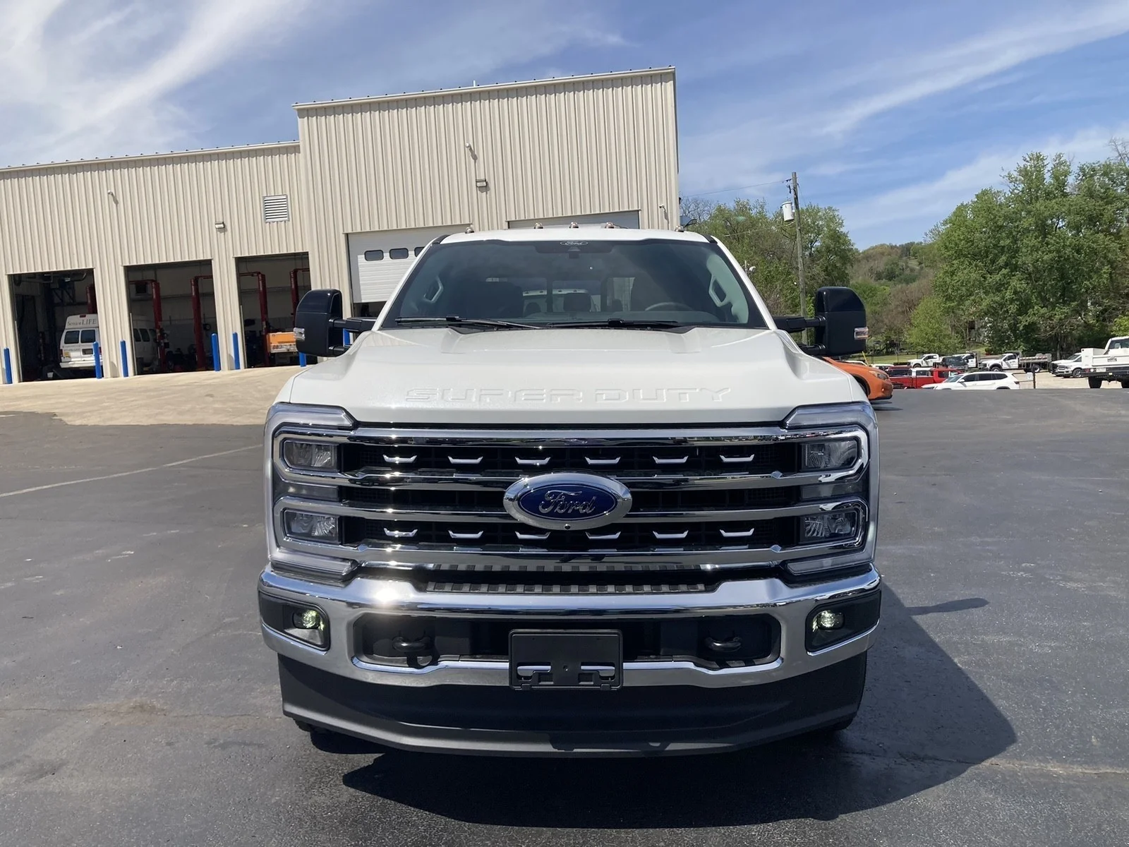 New 2026 Star White Metallic Tri-Coat Ford F-350® Lariat® image 4